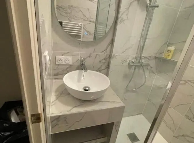 Les Soleils 莱萨布勒-多洛讷