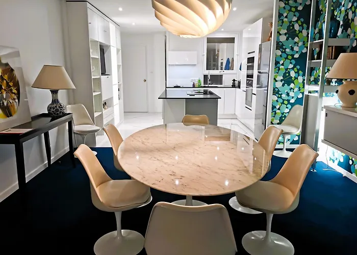 Les Soleils 莱萨布勒-多洛讷